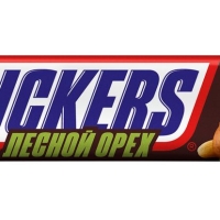 Батончик SNICKERS шоколадный с лесным орехом 81 г