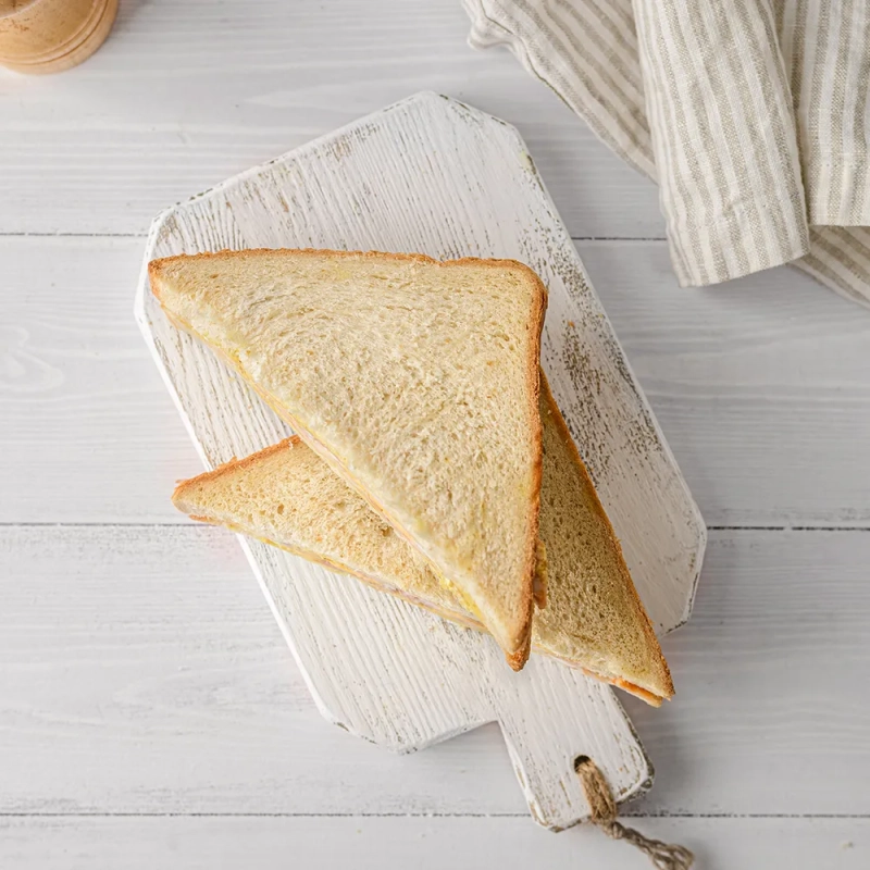 Сэндвич с цыпленком,беконом и яйцом 150гр Йорк Фреш